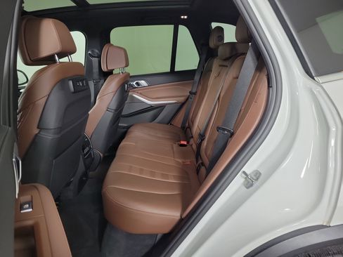 Used 2021 BMW X5 xDrive40i w/ Premium Package AWD/4WD image 10
