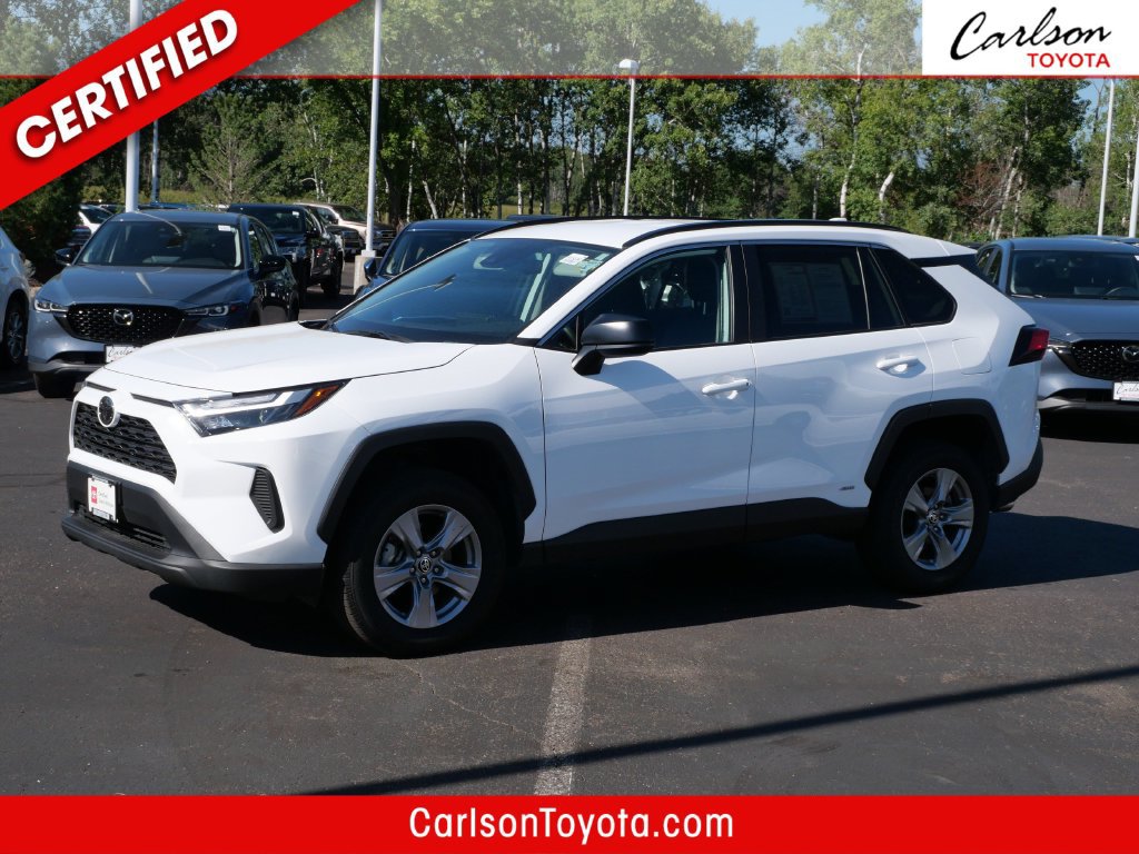 Certified 2025 Toyota RAV4 LE AWD/4WD image 1