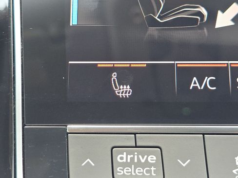 Certified 2023 Audi Q8 Premium AWD/4WD image 11