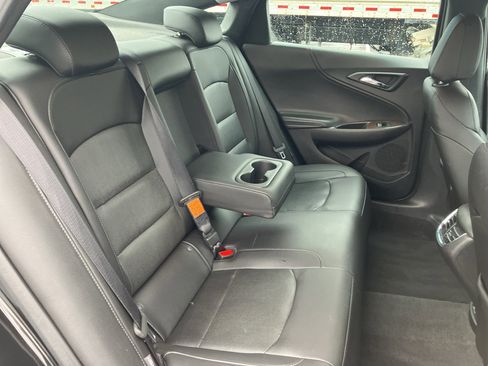 Used 2017 Chevrolet Malibu Premier w/ Driver Confidence Package image 34