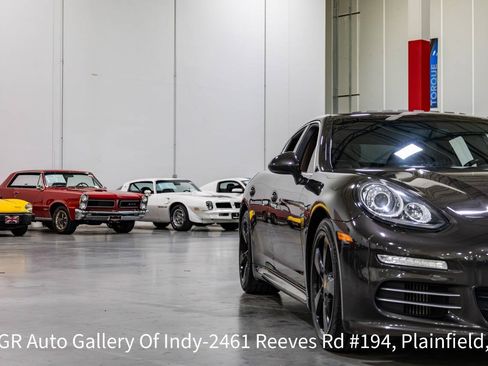 Used 2016 Porsche Panamera 4S AWD/4WD image 32