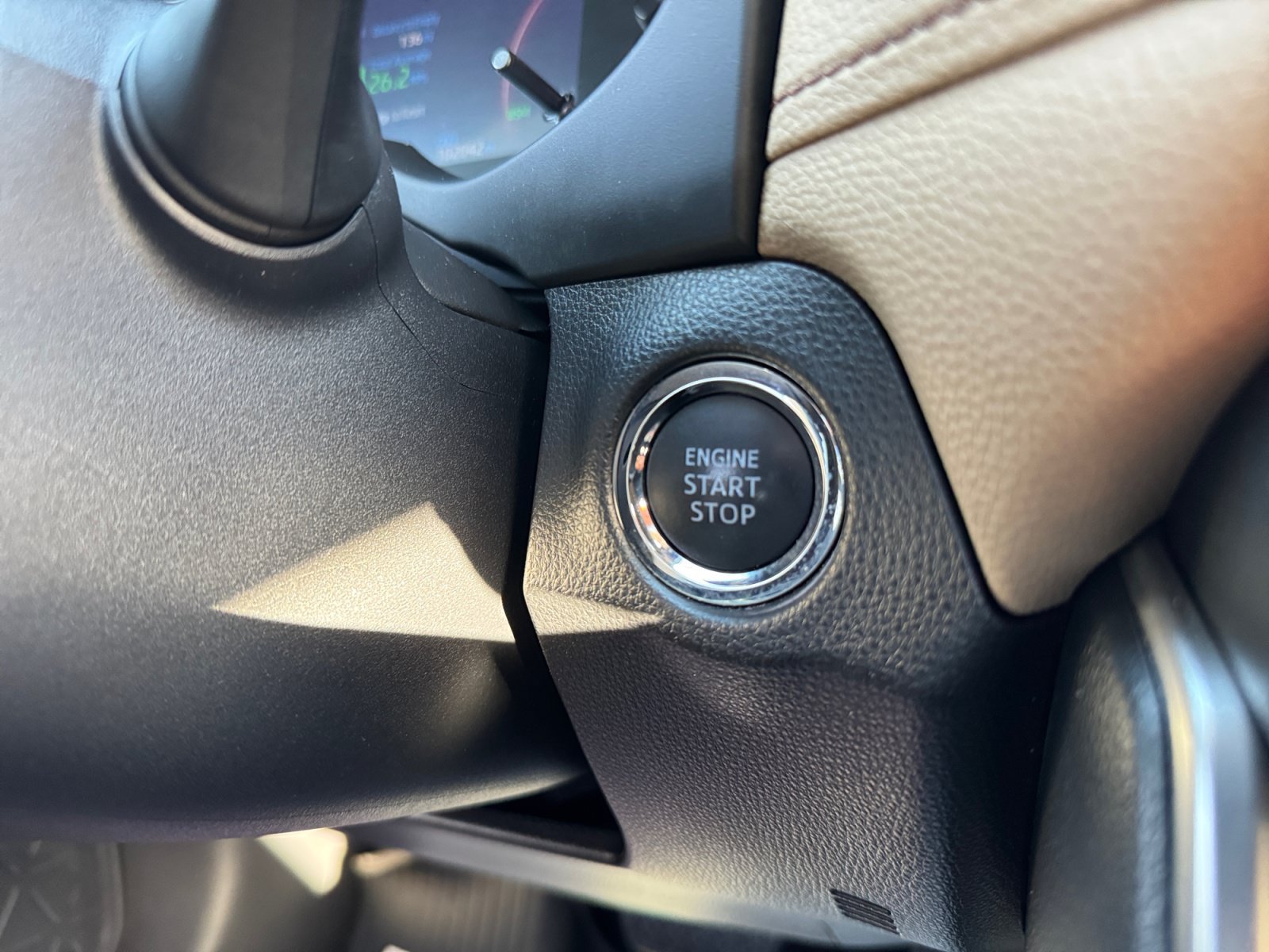 Used 2019 Toyota RAV4 Limited w/ Advanced Technology Package AWD/4WD image 7