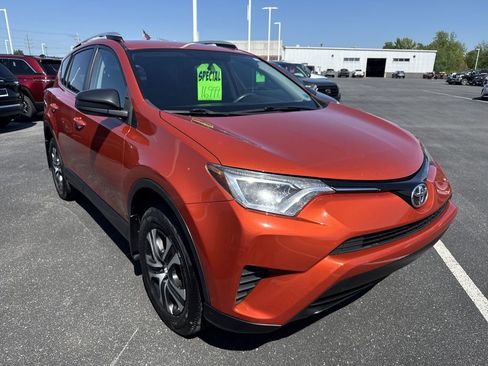 Used 2016 Toyota RAV4 LE AWD/4WD image 1
