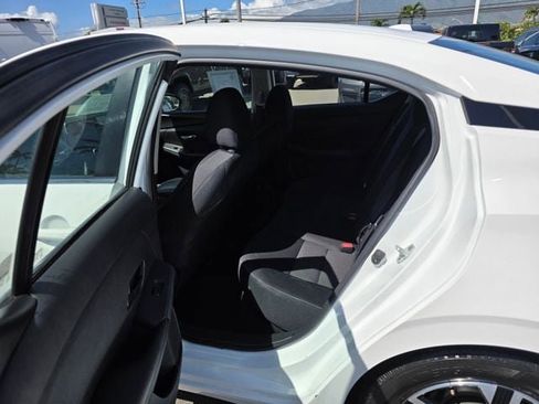 Used 2024 Nissan Sentra SV FWD image 10