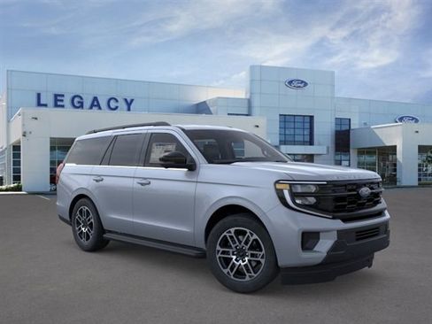New 2026 Ford Expedition Active RWD image 7