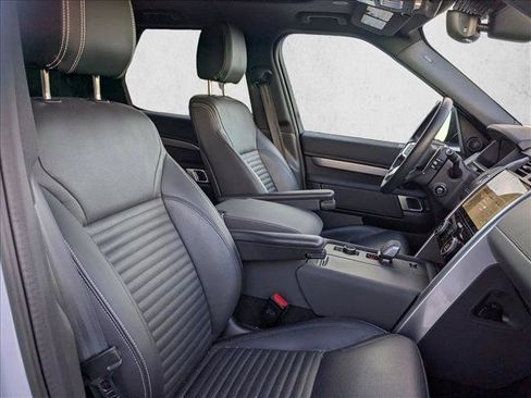 Used 2023 Land Rover Discovery S R-Dynamic image 17