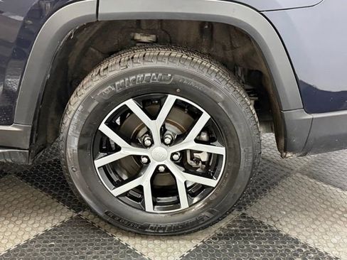 Used 2025 Jeep Grand Cherokee L Limited w/ Trailer Tow Package AWD/4WD image 14