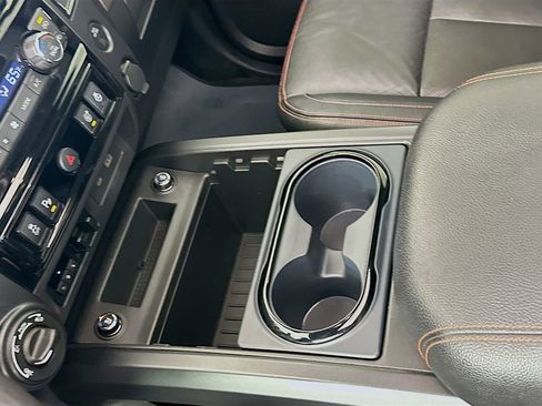 Used 2021 Nissan Titan PRO-4X w/ Pro-4x Convenience Package image 17