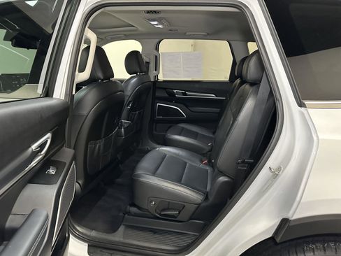 Used 2020 Kia Telluride S image 32