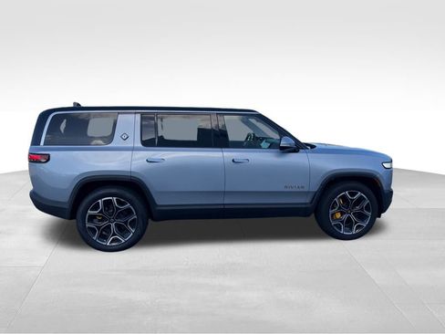 Used 2023 Rivian R1S Launch Edition image 6