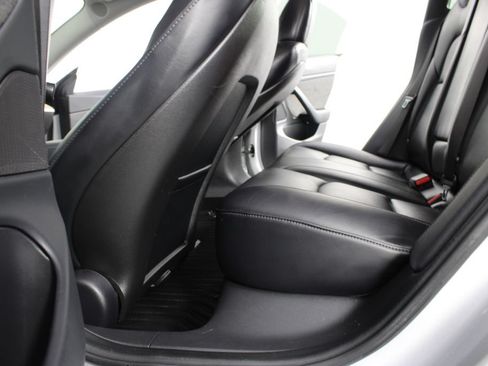 Used 2018 Tesla Model 3 Long Range RWD image 15