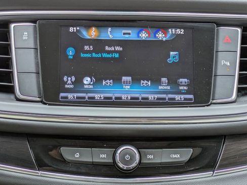 Used 2019 Buick Enclave Essence FWD image 18