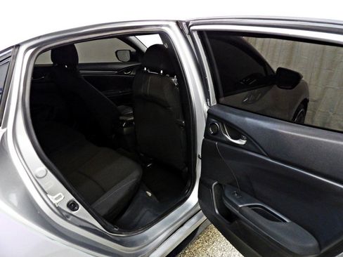 Used 2018 Honda Civic Sport image 11