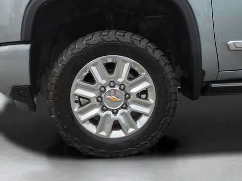 Used 2024 Chevrolet Silverado 2500 High Country w/ High Country Premium Package AWD/4WD image 27