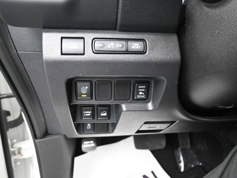 Used 2022 Nissan Frontier SV AWD/4WD image 10