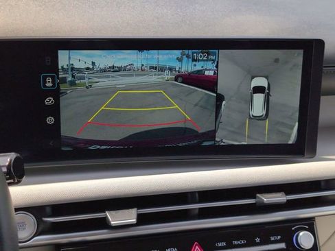 Used 2025 Hyundai Tucson Limited image 17