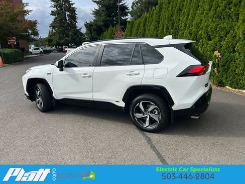 Used 2024 Toyota RAV4 SE AWD/4WD image 5