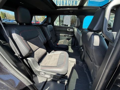 Used 2024 Ford Explorer ST-Line w/ Class IV Trailer Tow Package AWD/4WD image 41