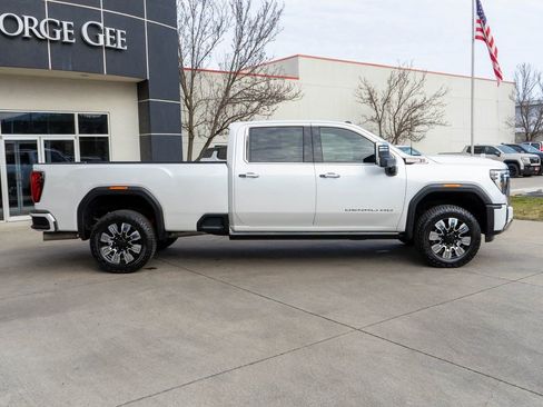 Used 2024 GMC Sierra 3500 Denali w/ Denali Reserve Package AWD/4WD image 8