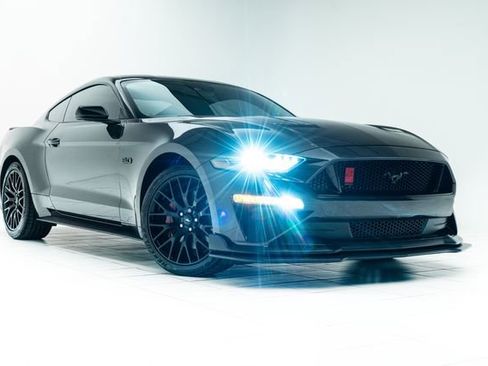 Used 2022 Ford Mustang GT Premium w/ Black Accent Package RWD image 5
