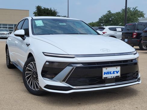 New 2025 Hyundai Sonata SEL image 1
