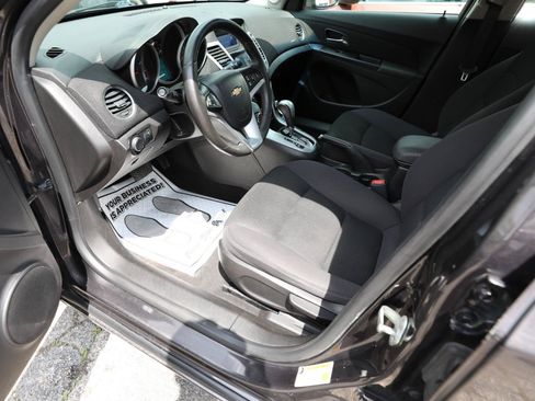Used 2014 Chevrolet Cruze LT FWD image 15