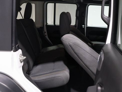 Used 2024 Jeep Wrangler Willys image 23