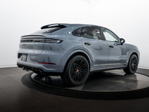 Certified 2026 Porsche Cayenne Coupe AWD/4WD image 7