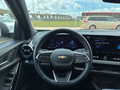 Used 2025 Chevrolet Equinox LT AWD/4WD image 29