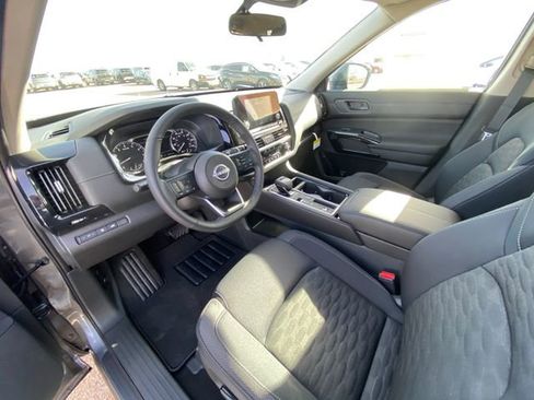 New 2025 Nissan Pathfinder SV w/ Black Appearance Package image 11