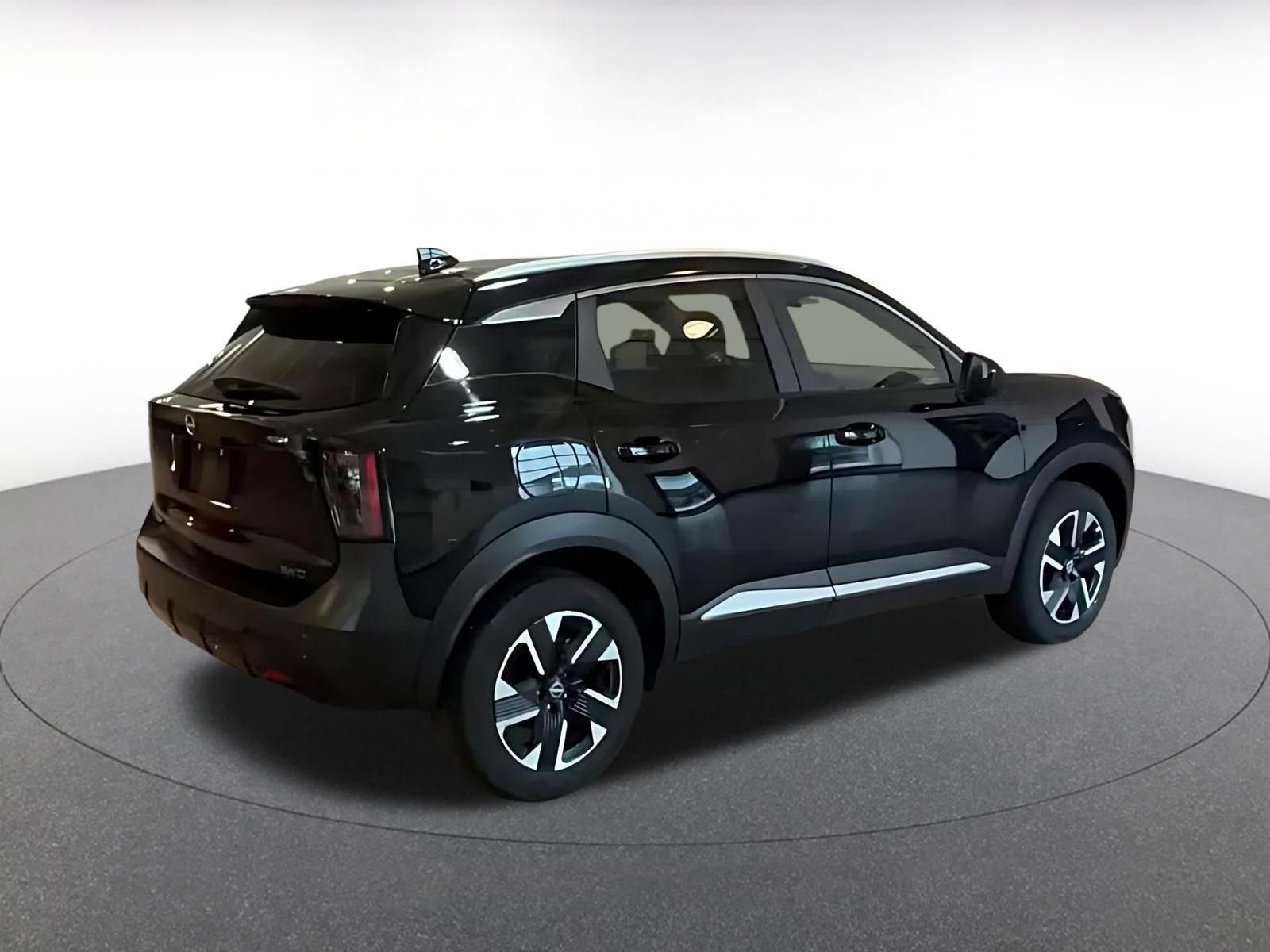 Used 2026 Nissan Kicks SV w/ Cold Weather Package AWD/4WD image 10