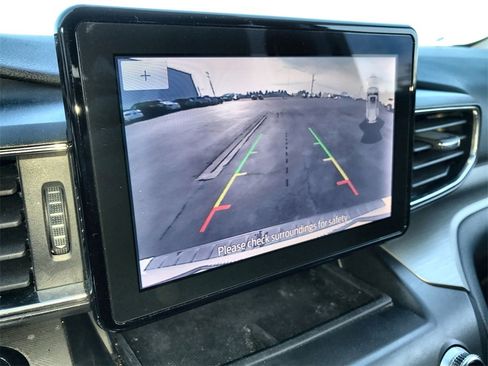 Used 2020 Ford Explorer XLT w/ Equipment Group 202A image 17
