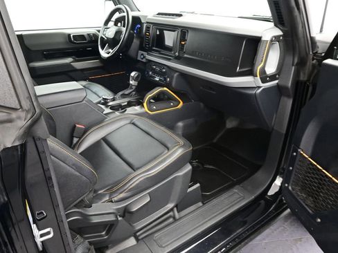 Used 2023 Ford Bronco Badlands image 21