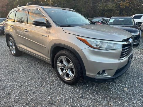 Used 2015 Toyota Highlander Limited Platinum image 3