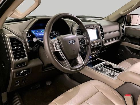 Used 2019 Ford Expedition XLT w/ Equipment Group 202A AWD/4WD image 13