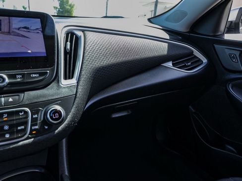 Used 2024 Chevrolet Malibu LT image 30