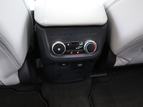 New 2026 Ford Explorer Platinum image 16