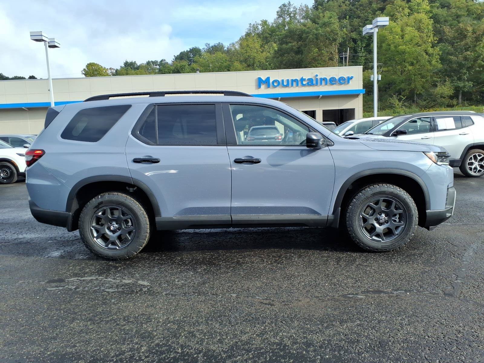 New 2026 Honda Pilot TrailSport image 4