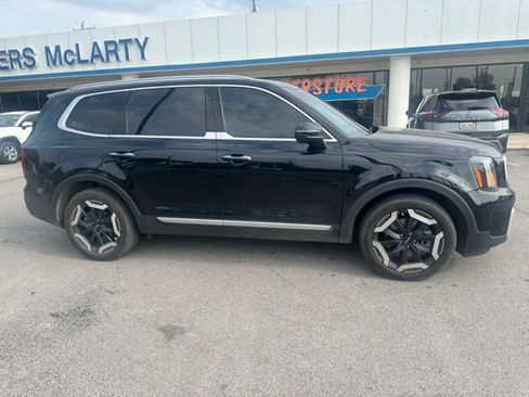 Used 2024 Kia Telluride S w/ S Sunroof Package image 2