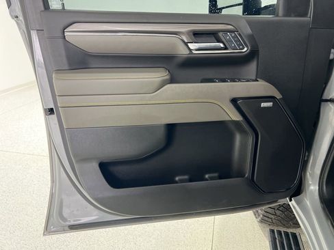 Used 2024 Chevrolet Silverado 2500 ZR2 w/ Technology Package image 20