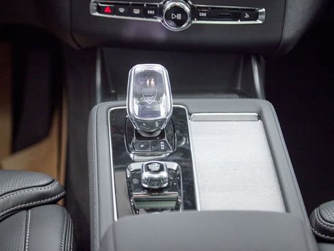 New 2026 Volvo XC90 T8 Ultra w/ Protection Package image 32