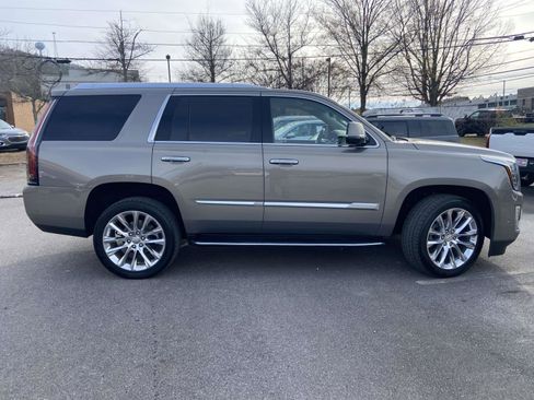 Used 2019 Cadillac Escalade Premium Luxury image 26
