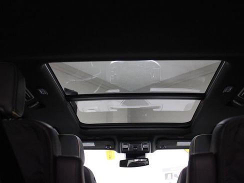 Used 2024 Chevrolet Tahoe Premier image 3