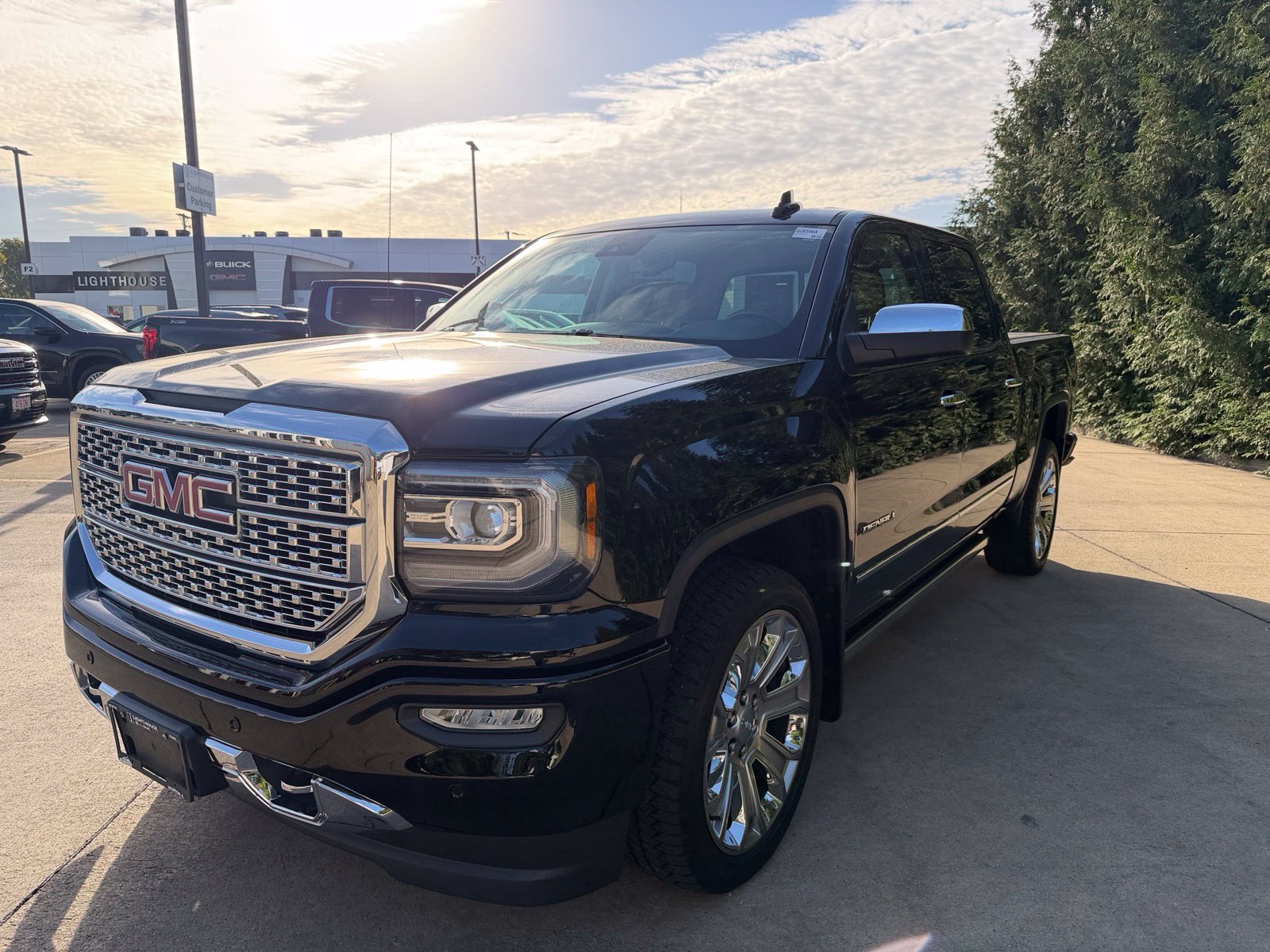 Used 2018 GMC Sierra 1500 Denali w/ Denali Ultimate Package AWD/4WD image 7