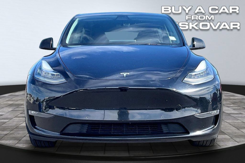 Used 2022 Tesla Model Y Long Range AWD/4WD image 3