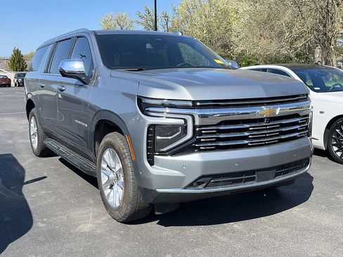 Certified 2025 Chevrolet Suburban Premier w/ Sun And Tow Package AWD/4WD image 10