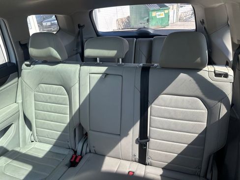 Used 2025 Volkswagen Atlas SEL image 19