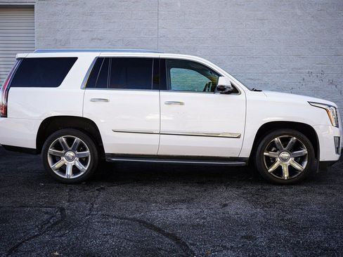 Used 2016 Cadillac Escalade Luxury image 18