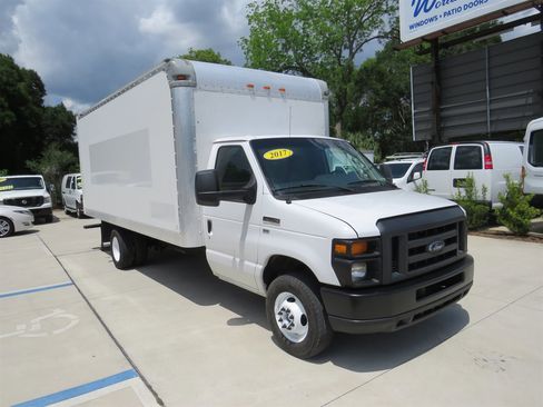 Used 2017 Ford E-350 and Econoline 350 Super Duty RWD image 1