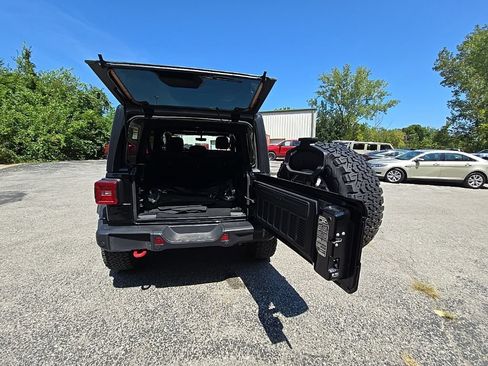 Used 2022 Jeep Wrangler Unlimited Rubicon w/ Xtreme Recon 35" Tire Package AWD/4WD image 18